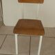 Ancien chaise d'école pour enfant