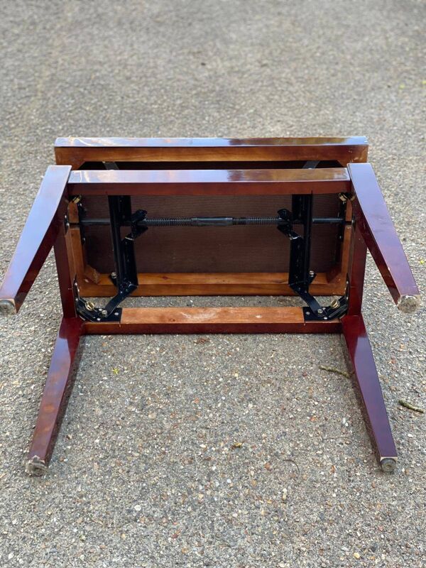 Tabouret de piano cannée en acajou