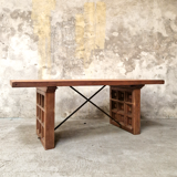 Biosca dining table