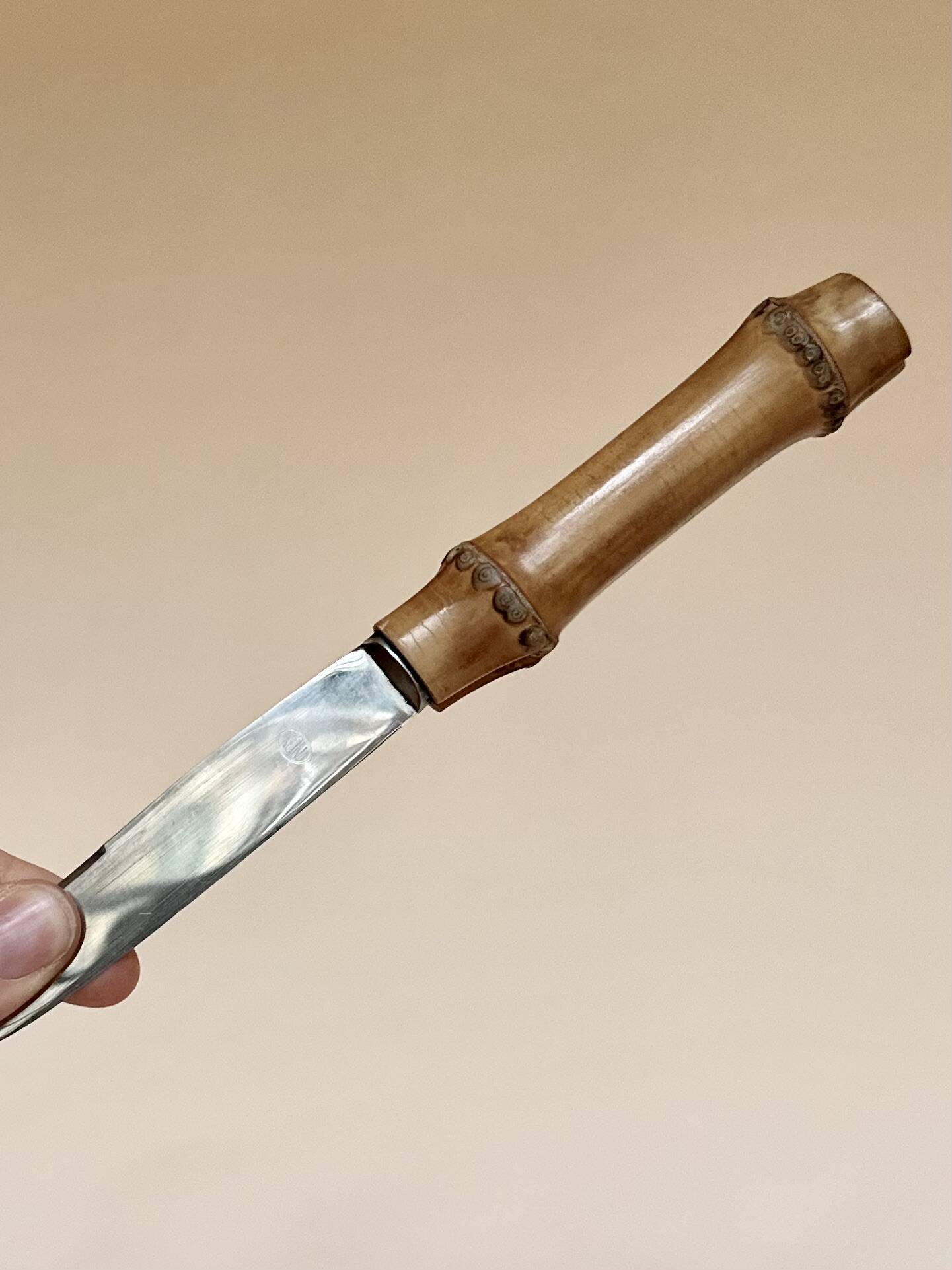 Set of 12 knives with bamboo handle