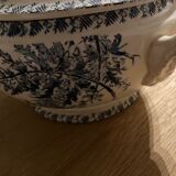 Soup pot Land of Iron marine and white.