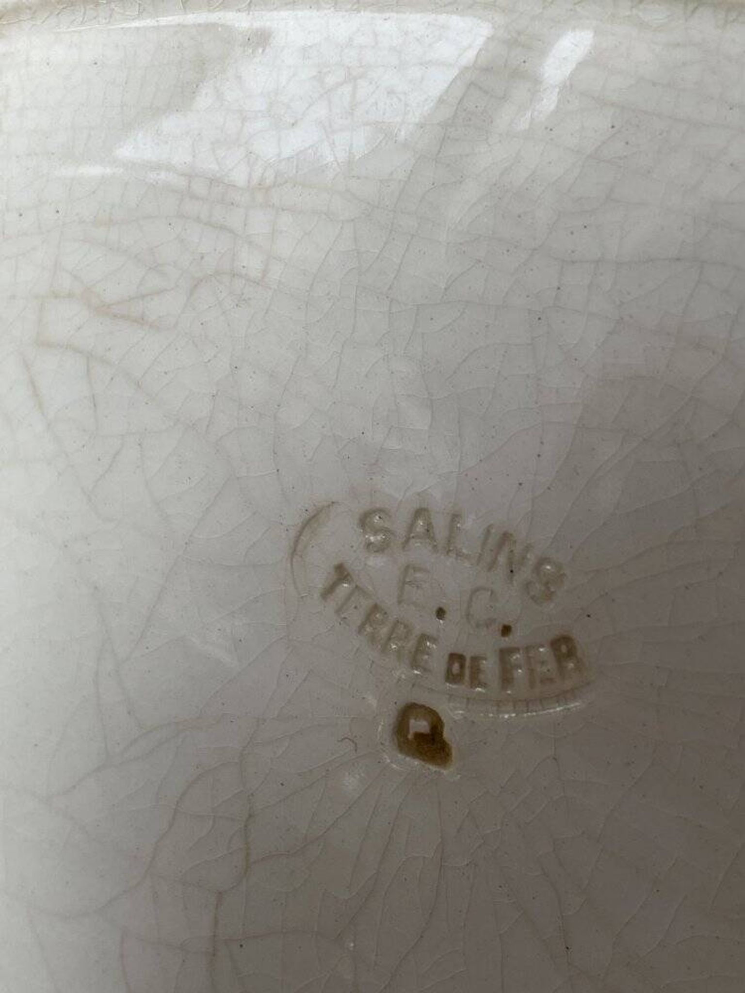 Plat de service ovale Salins en terre de fer