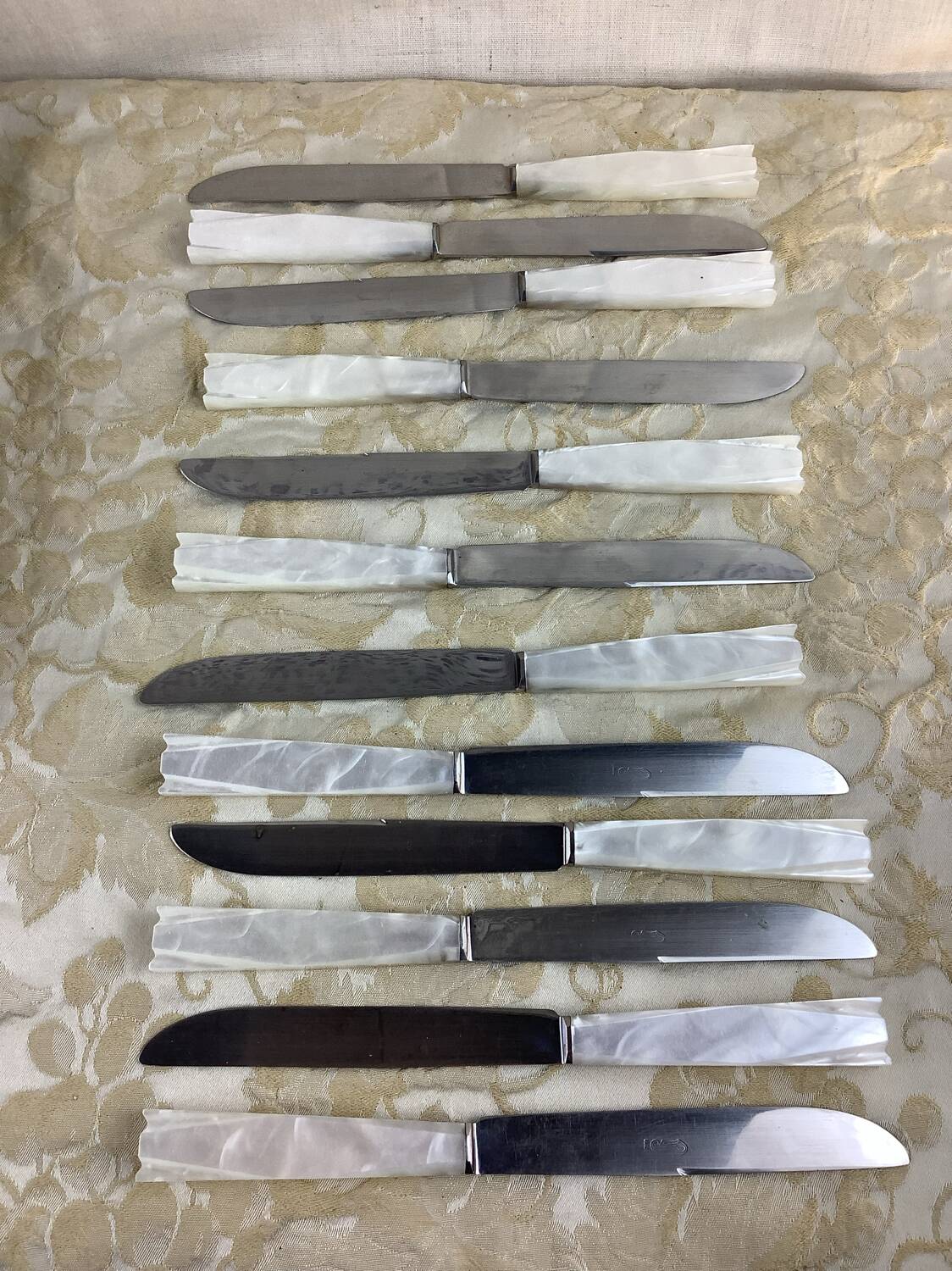 Box of 12 vintage knives