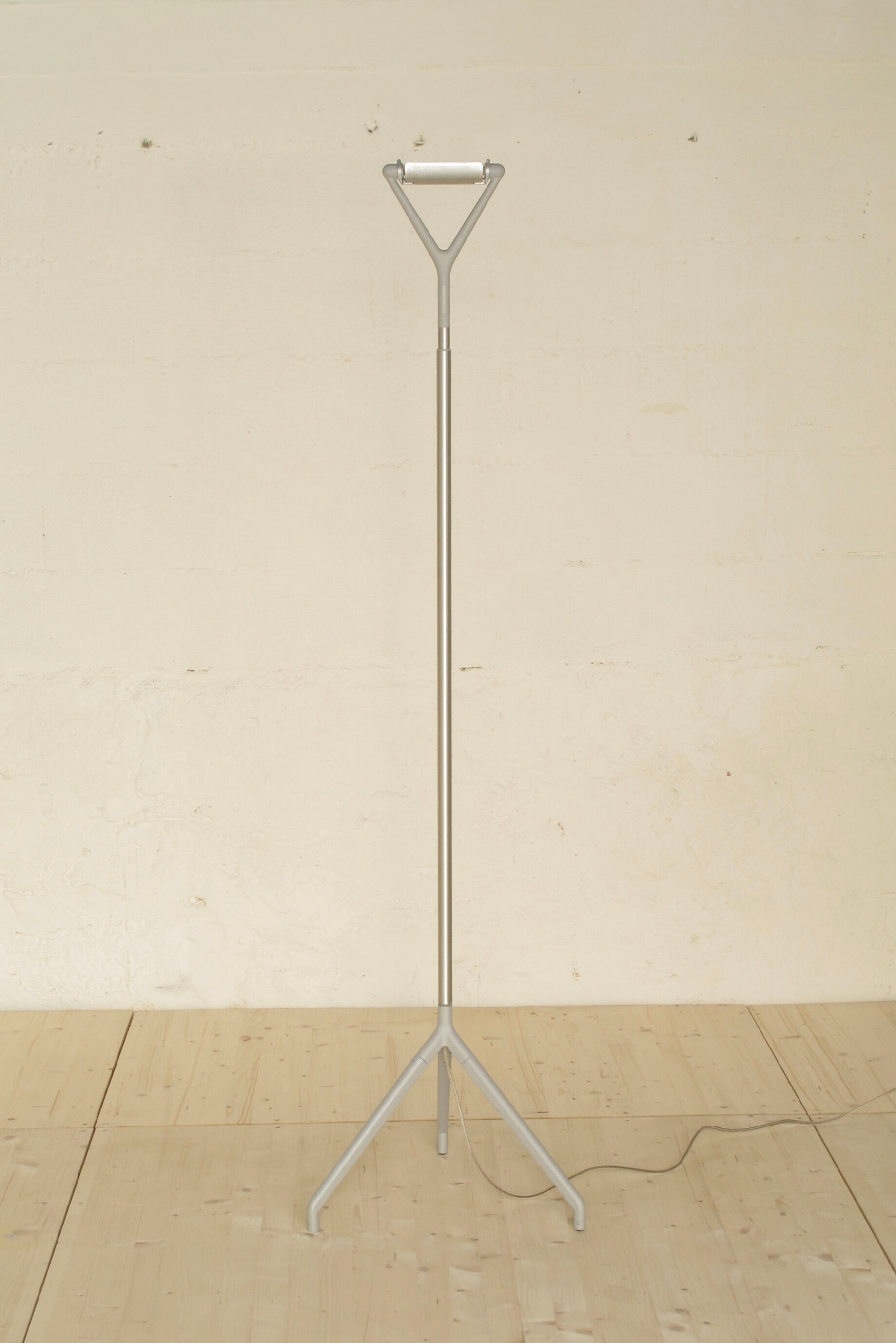 Telescopic "Lola" floor lamp Luceplan Italy