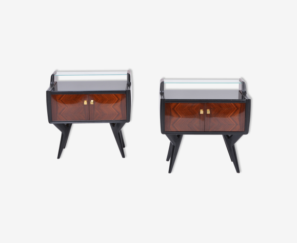 Paire de tables de nuit italiennes du milieu du siècle avec base sculpturale