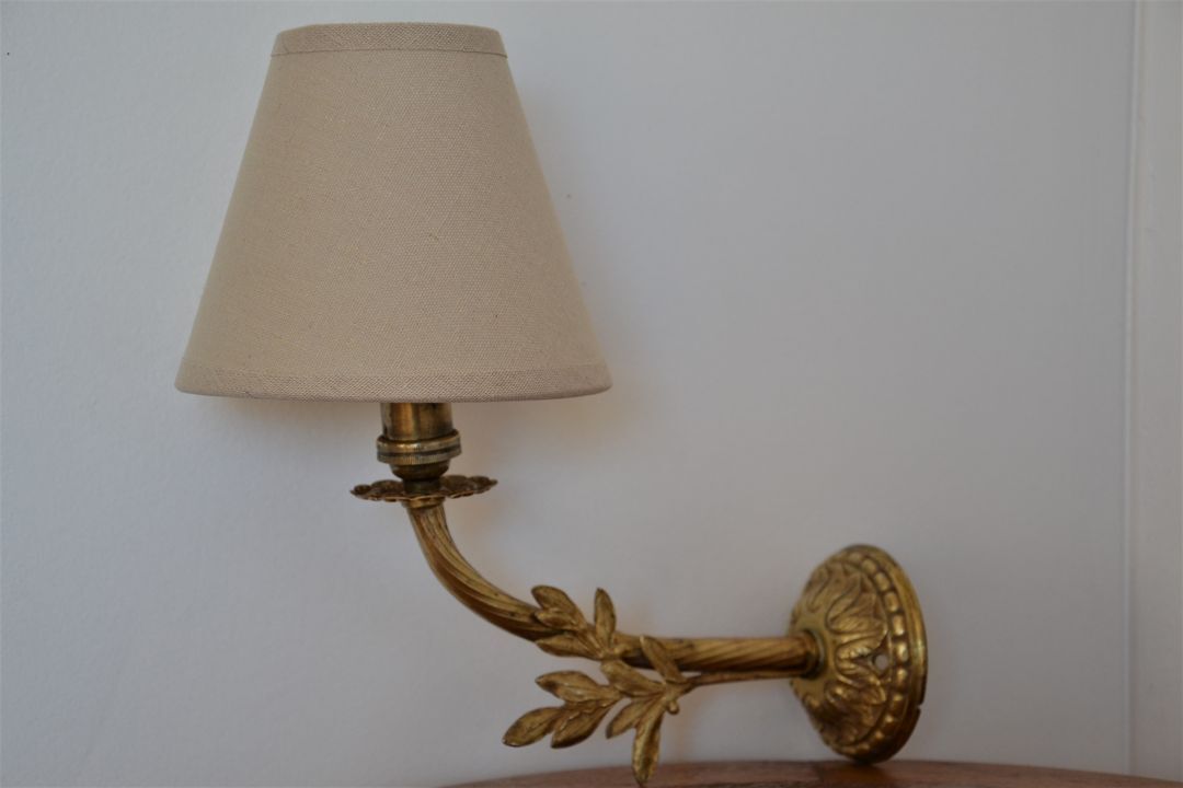 Golden foliage wall lamp