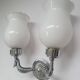 Applique zoomorphe ancienne en laiton argenté et globes opalins