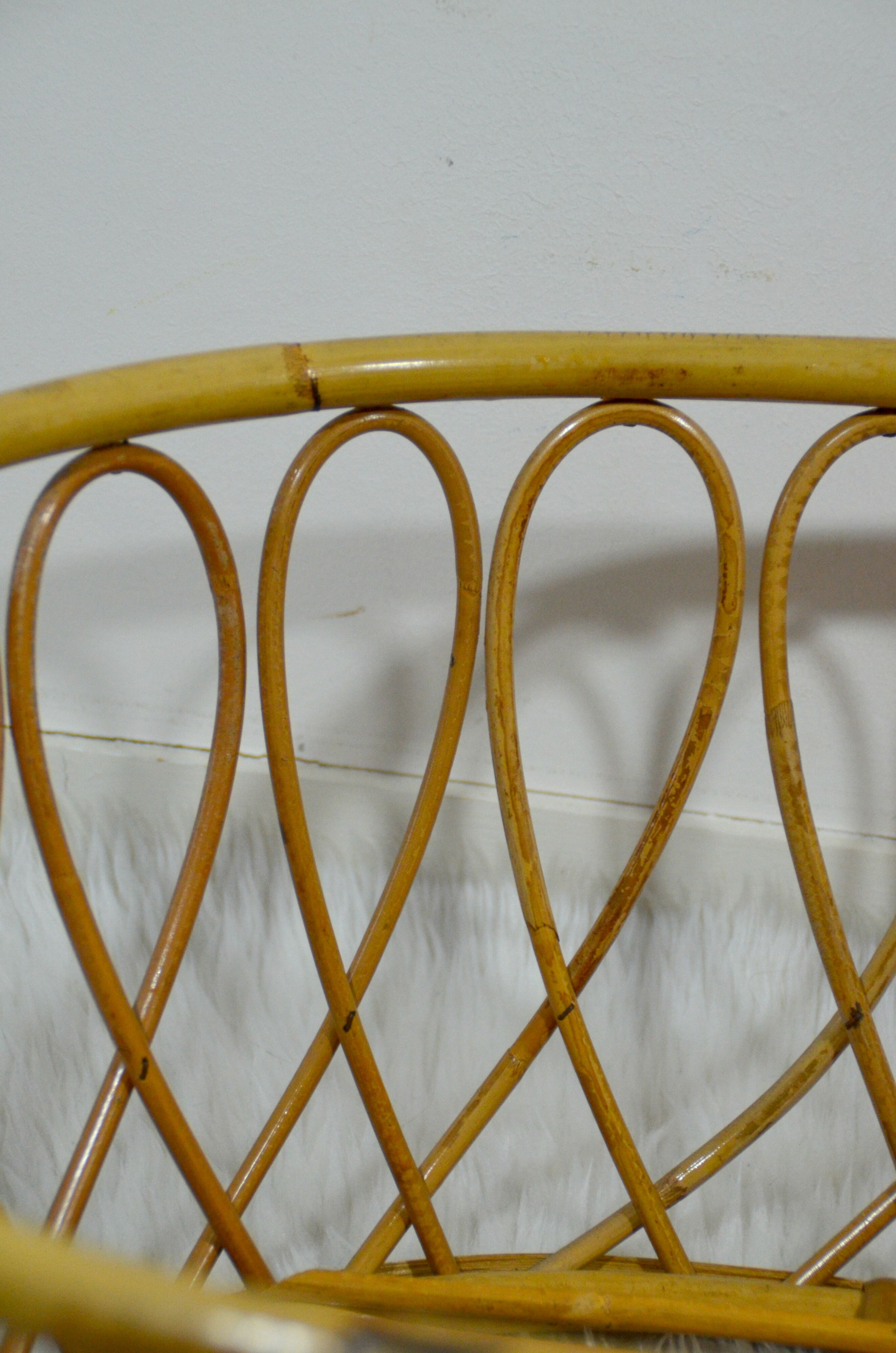 Bassinet baby rattan on foot