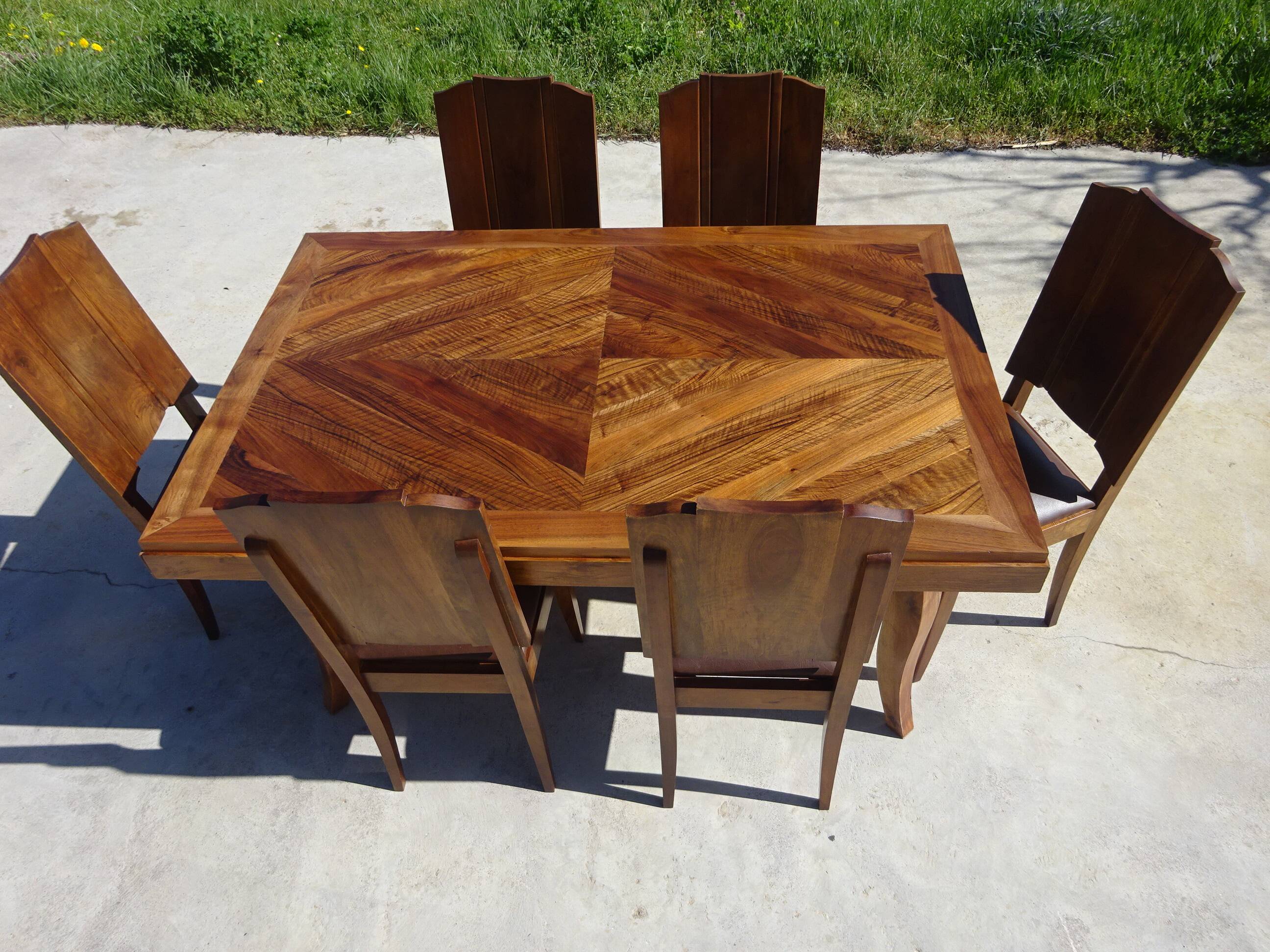 Walnut table with wood marquetry, 2 extensions.