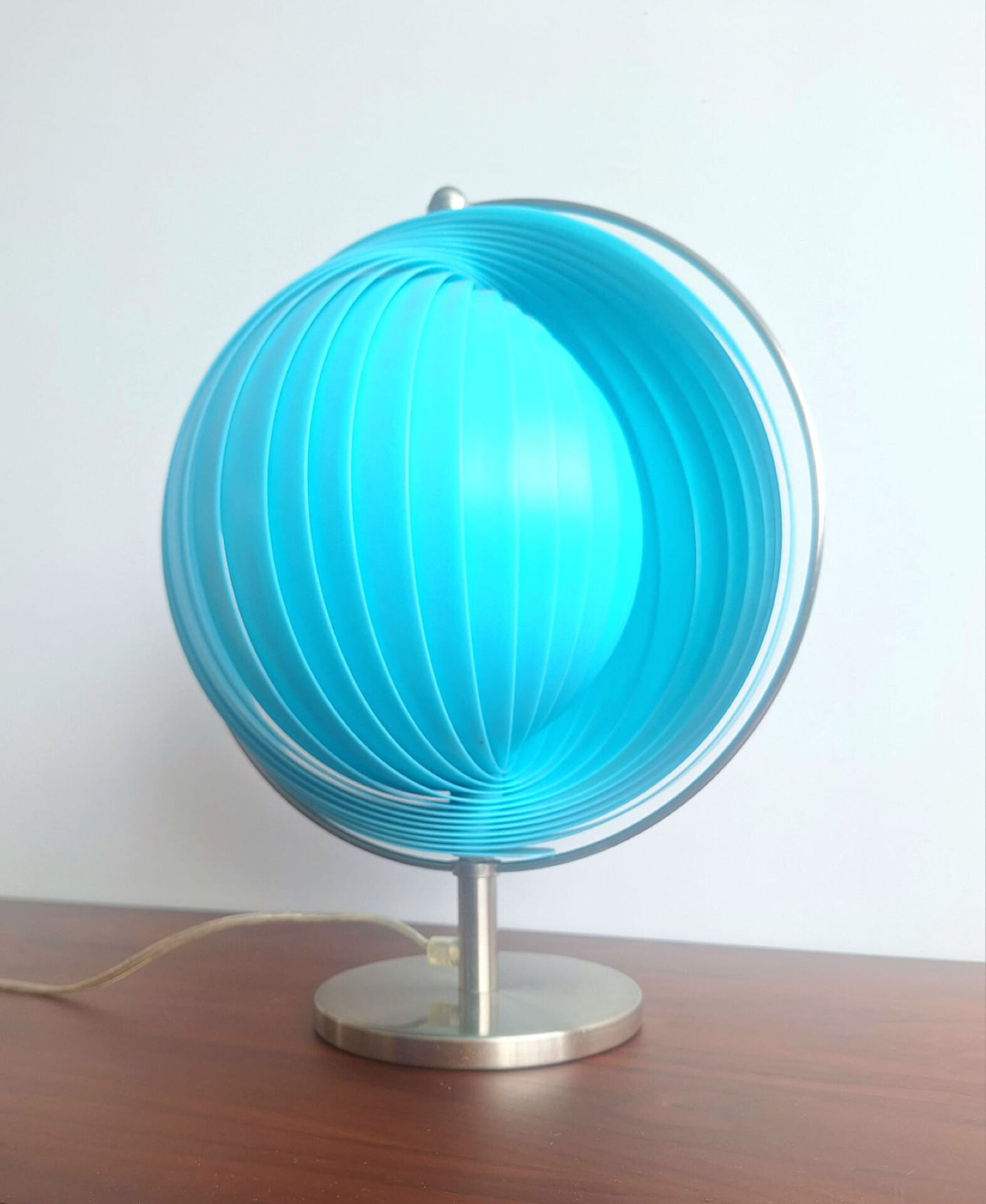 KARE Design edition, lamp model Moon, vintage light fixture.