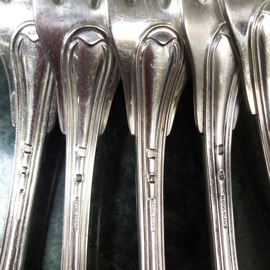 Monogrammed violin housewife