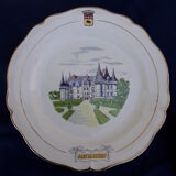 11 plates of earthenware from Gien model Châteaux de la Loire ar 22 cmmoiries diam