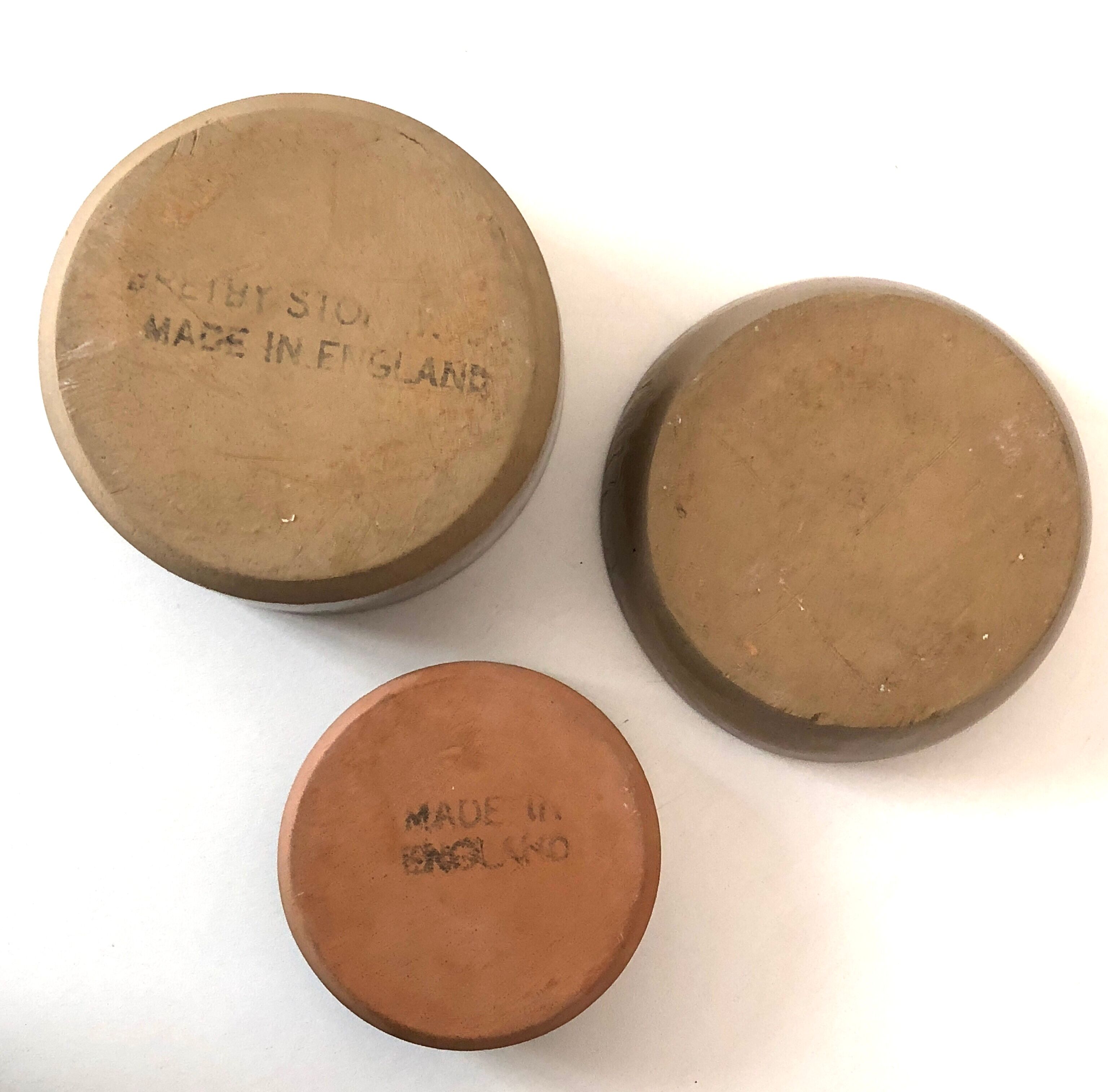 Set of 3 english ceramic ramekins