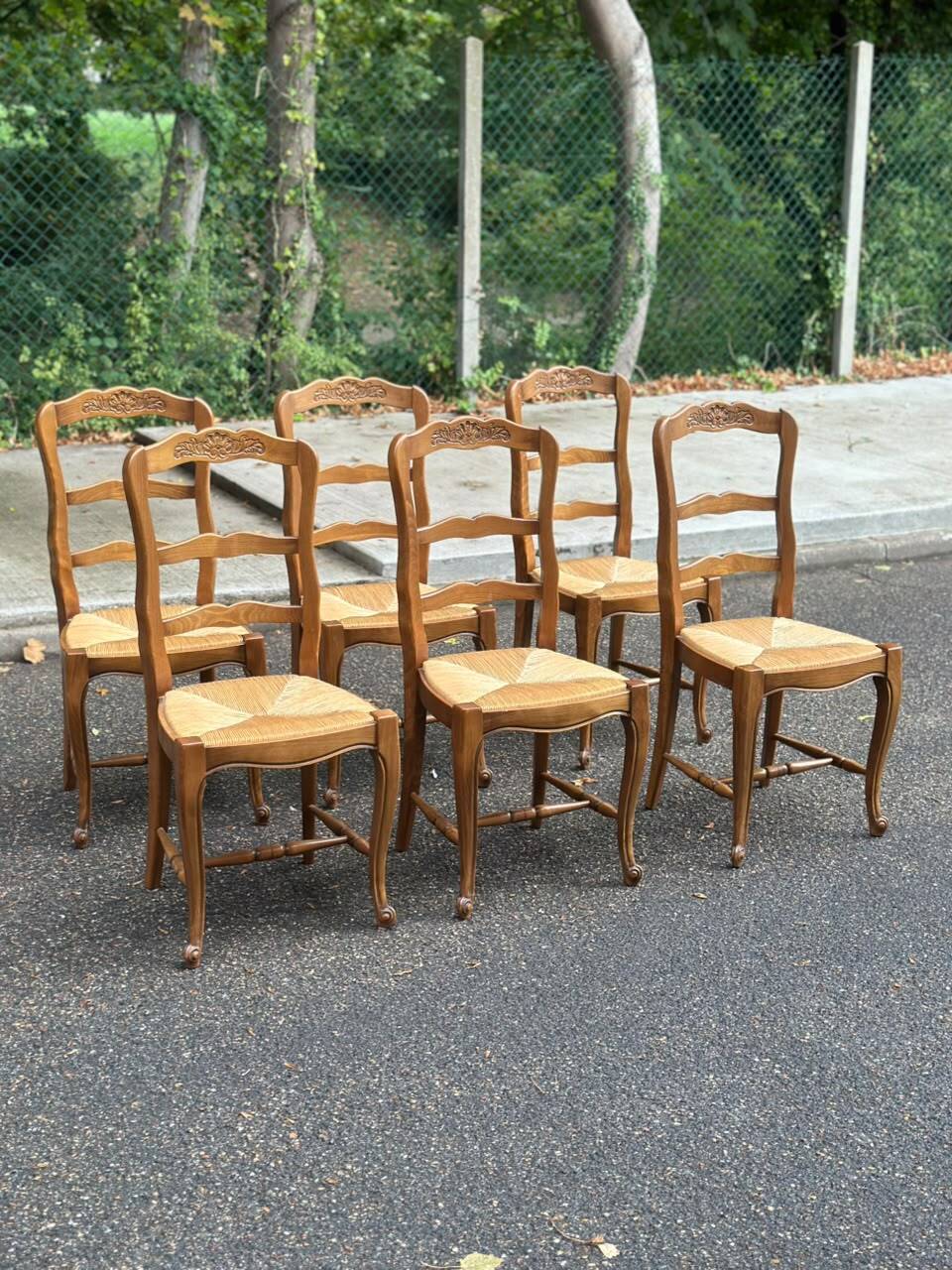 6 Provençal Louis XV chairs in solid wood with rush seats from 1970.