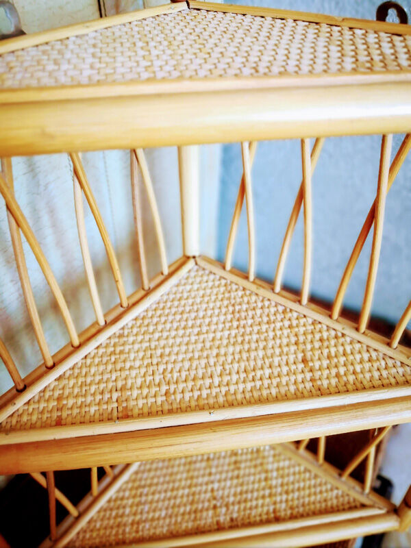 Corner wicker shelf
