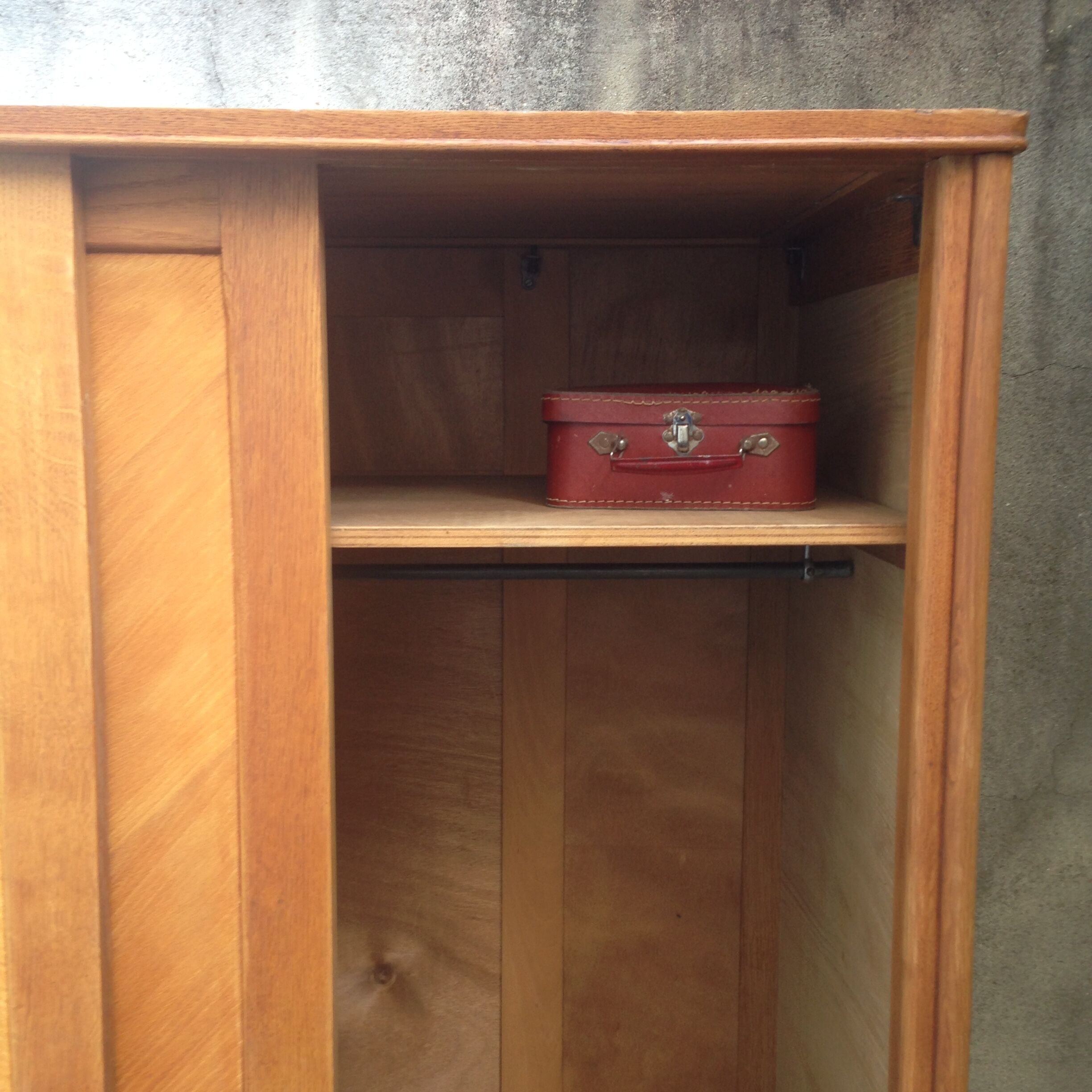 Wardrobe sliding doors