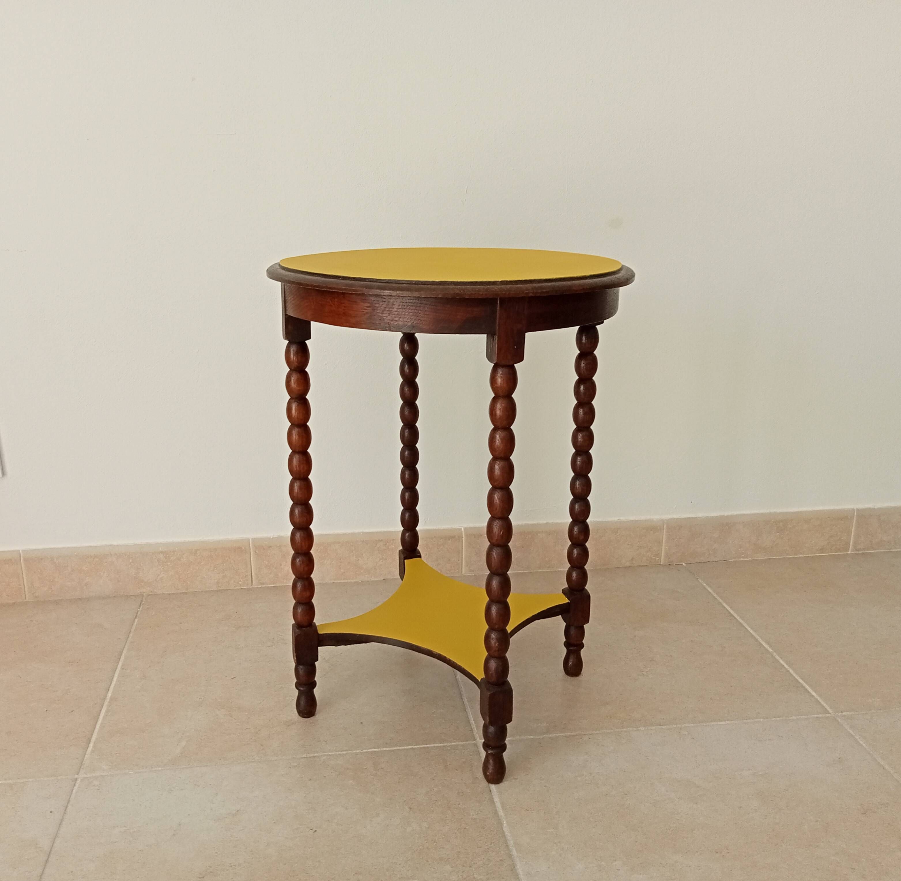 Old pedestal table, early 20th century, turned wooden legs
