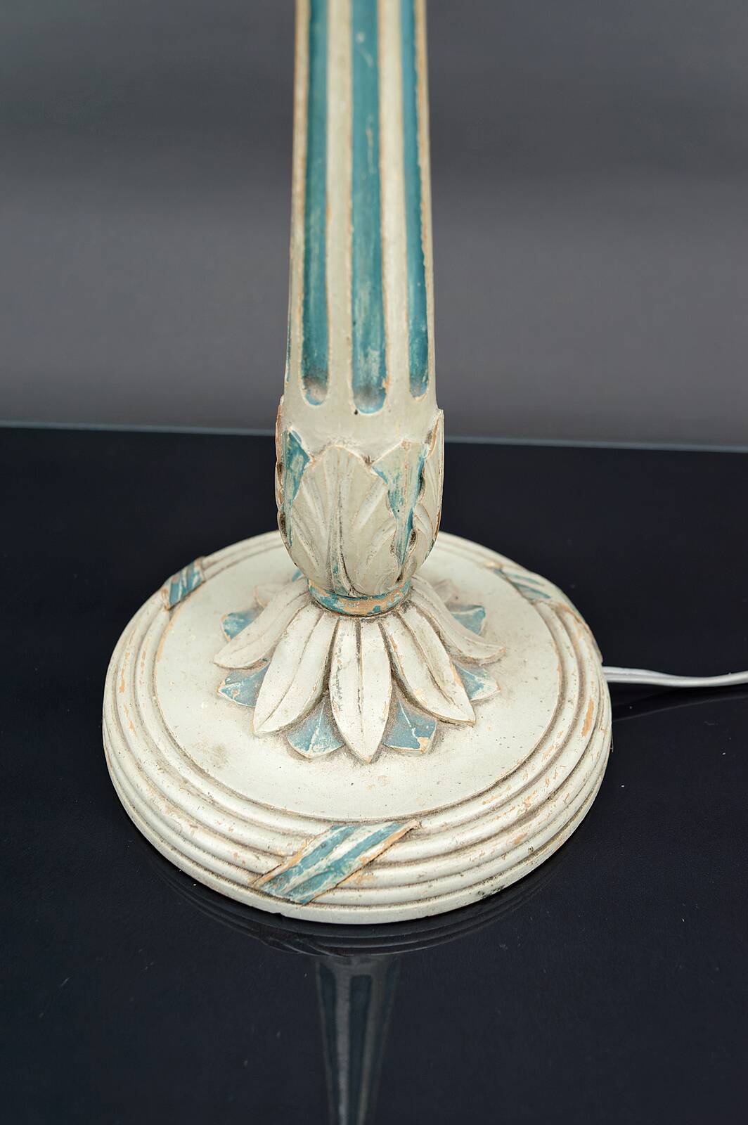 Art Deco wooden lamp painted in white and patinated blue, France, Circa 1920