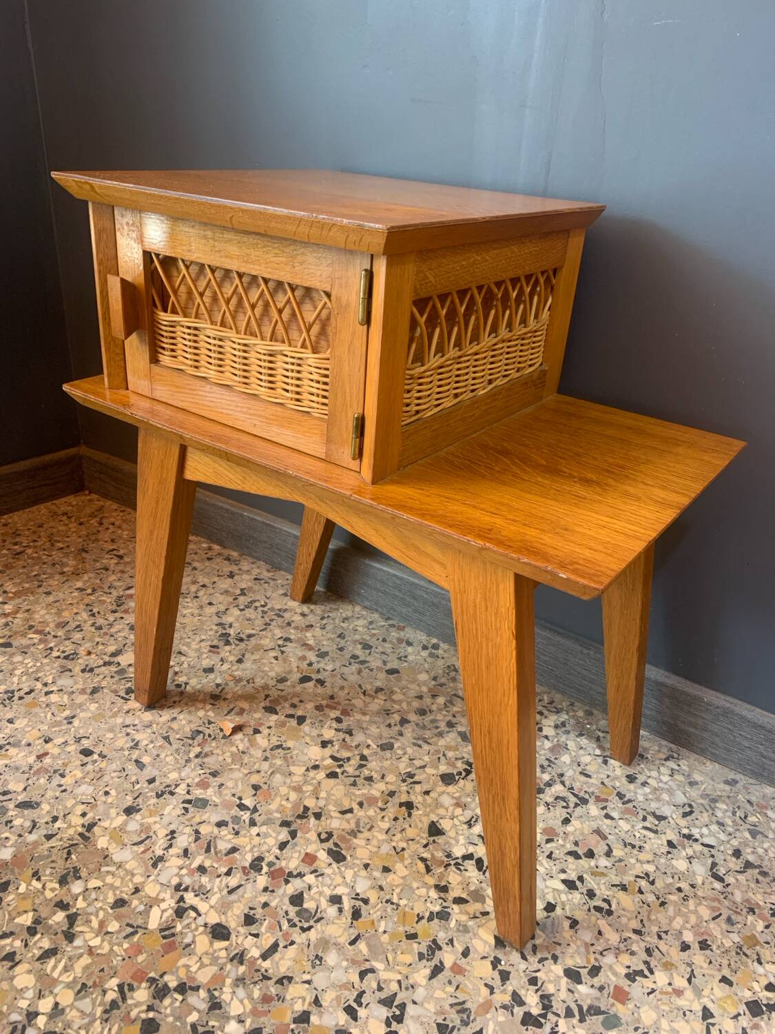 Chevet en bois et rotin années 50