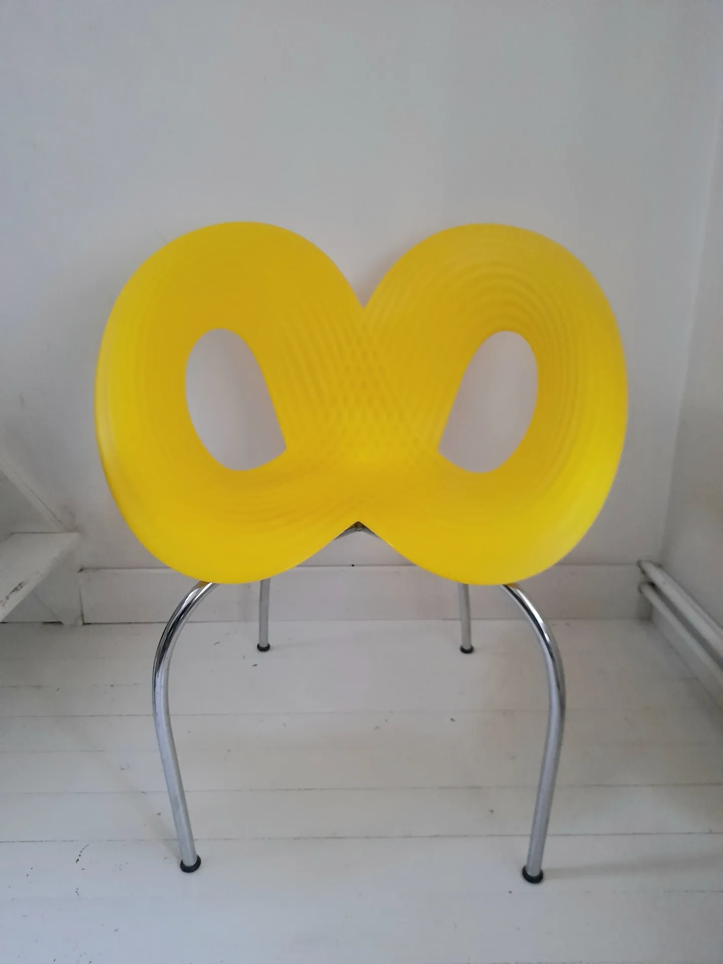 Ripple chair jaune design Ron Arad pour Moroso