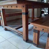 Table with solid acacia benches