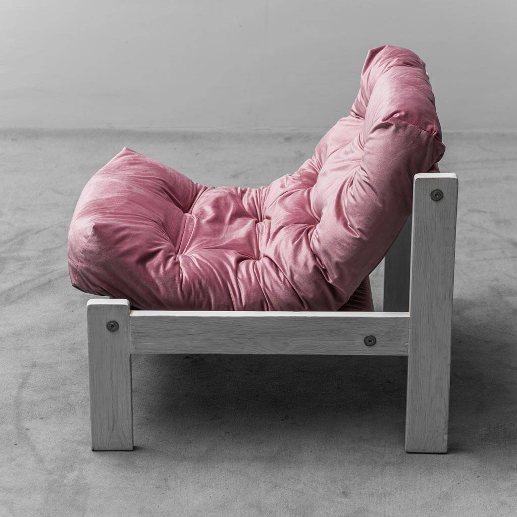 Poltrona vintage in velluto rosa legno bianco anni ’70 modernariato