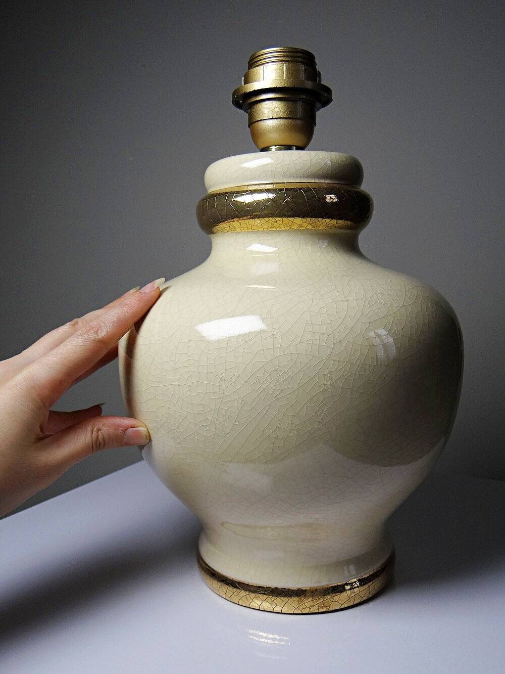 Vintage 1980s-90s Le Dauphin Dynastie crackle-glazed earthenware lamp