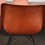 Set of 6 leather chairs with black metal frame