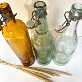 Bouteilles en verre anciennes
