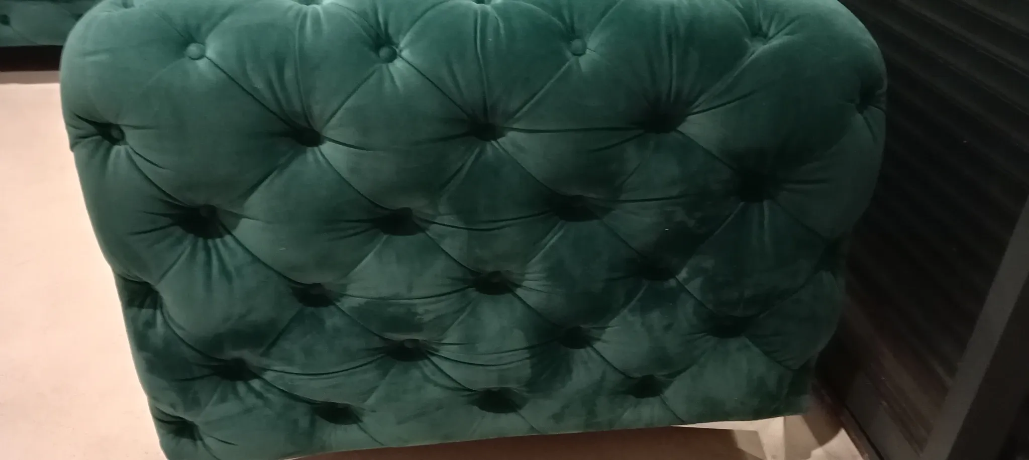 Emerald green velvet Chesterfield corner sofa, 6 seats