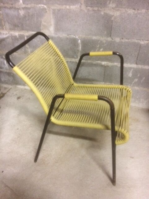 Yellow scoubidou chair