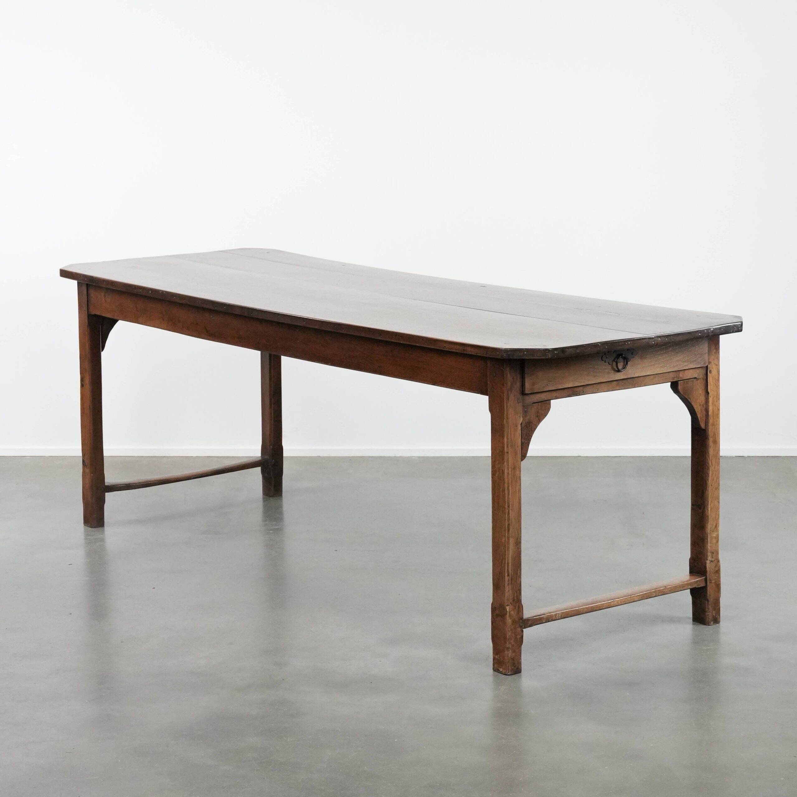 Antique French dining table for 4 to 6 people from the late 18th century