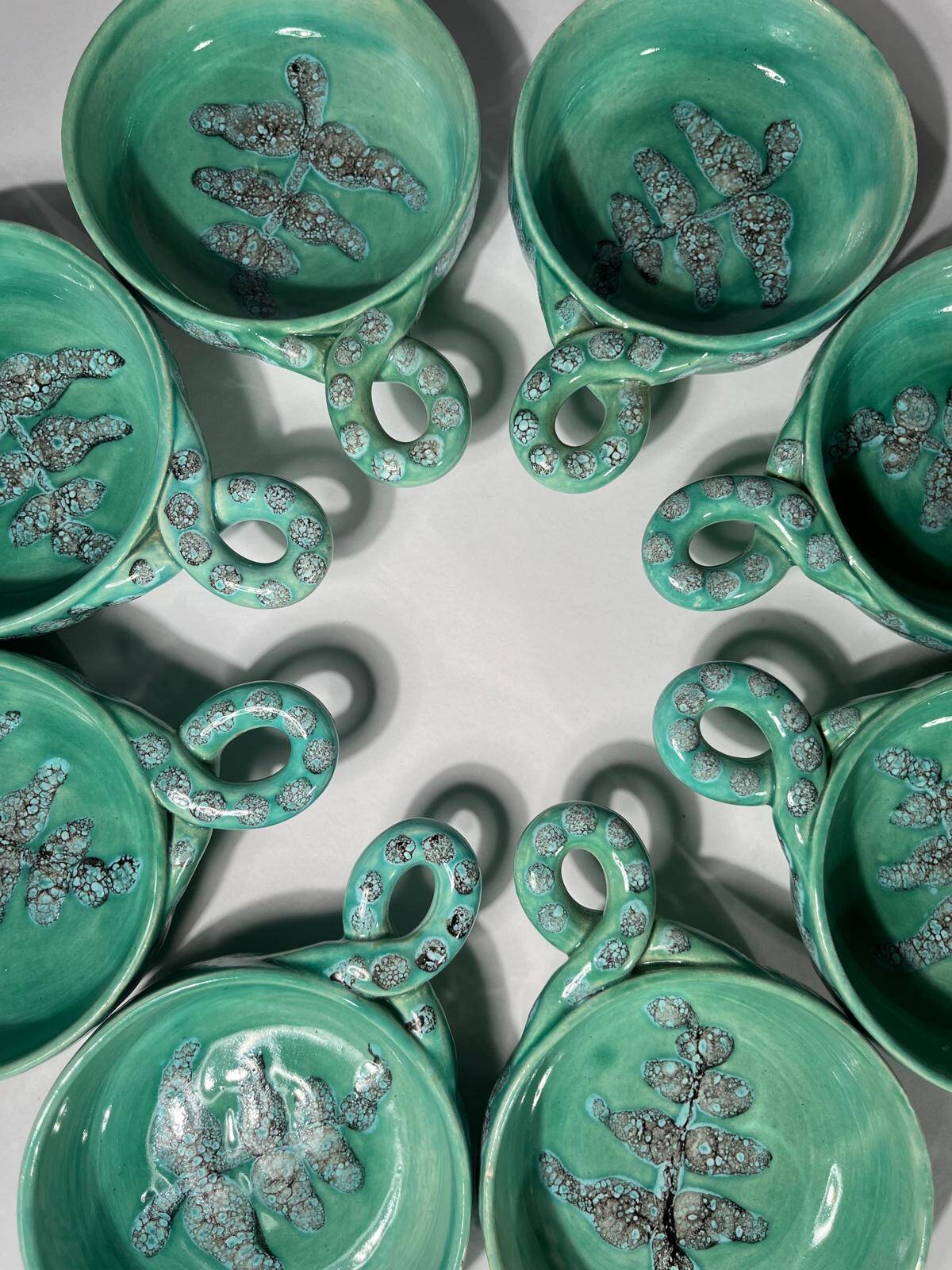 Set of 8 ceramic bowls with leaf decoration, signed Nissy Annecy, vintage