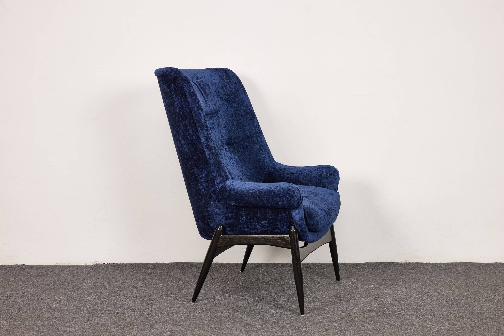 Fauteuil vintage en velours du milieu du siècle par Júlia Gaubek, années 1960, Hongrie