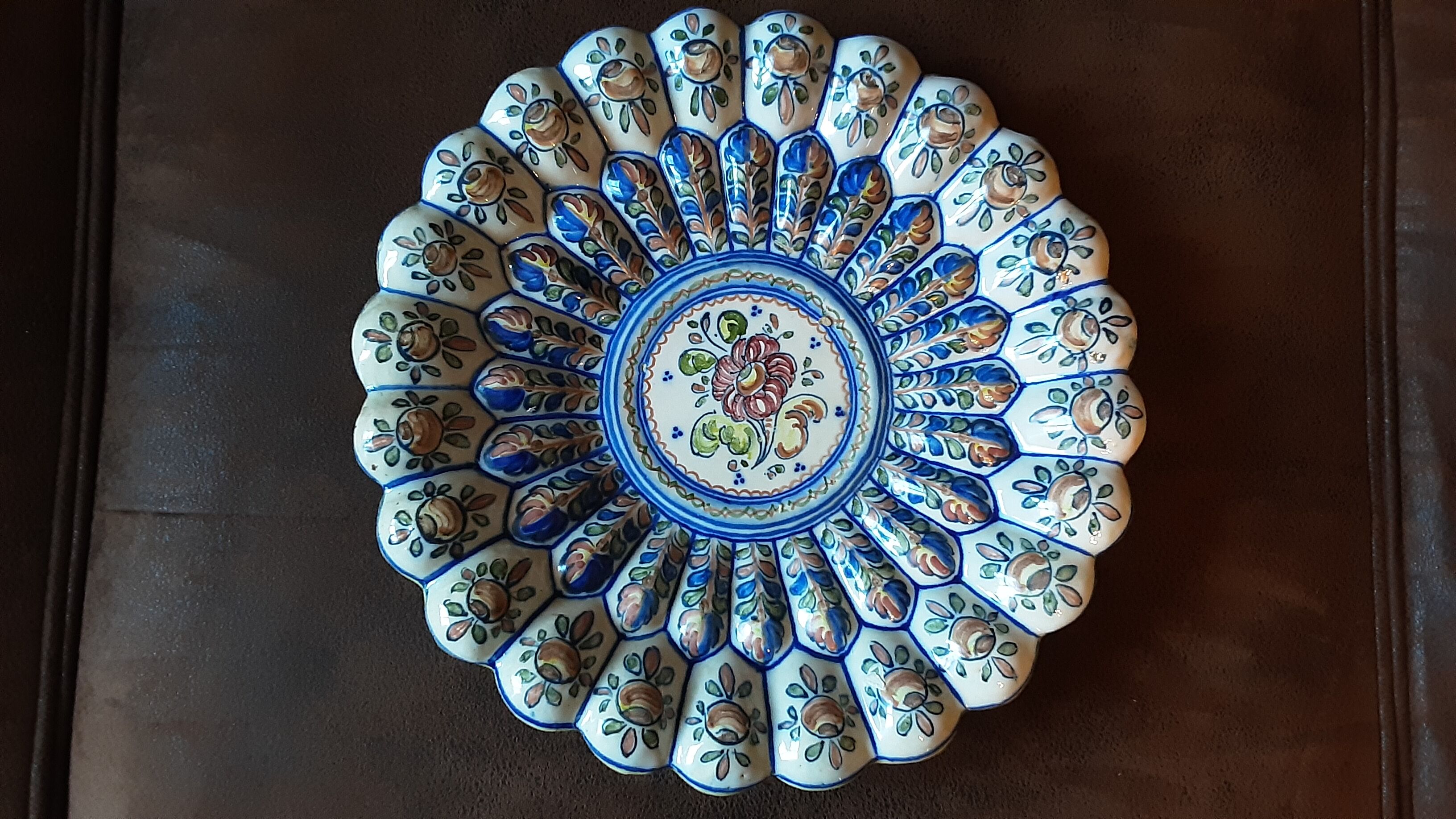 Decorative plate M-A