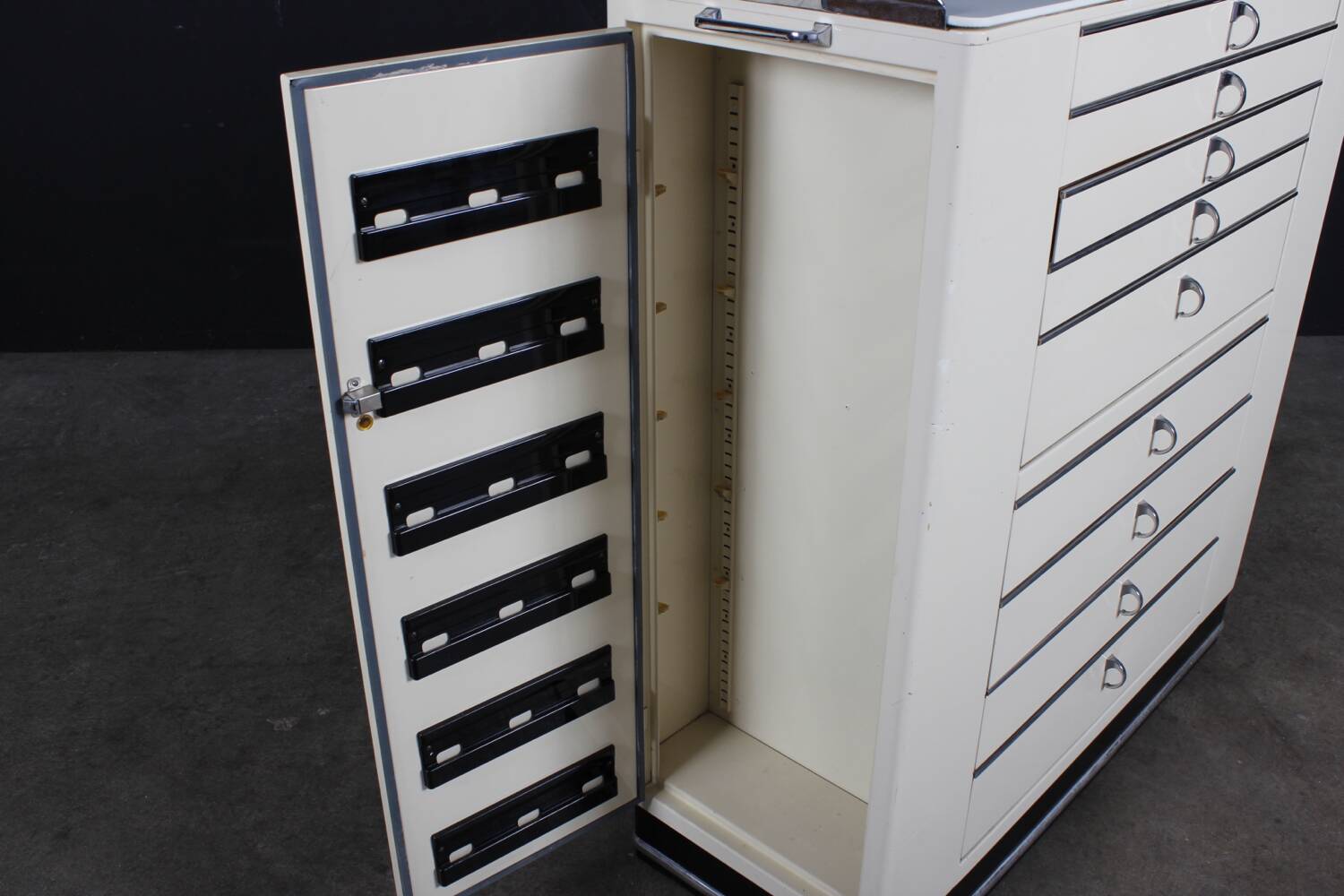 Vintage Schrank Baisch Bauhaus Design Industriel