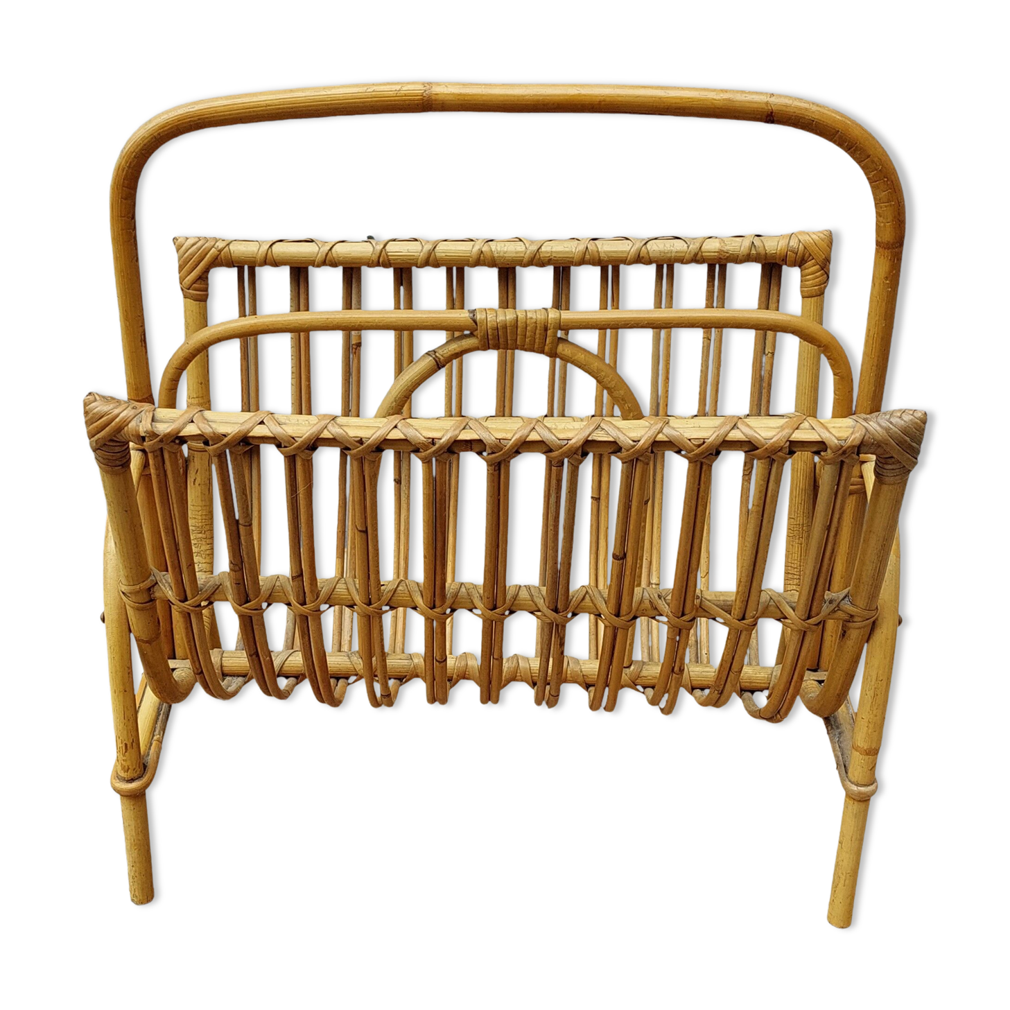 Rattan magazine door