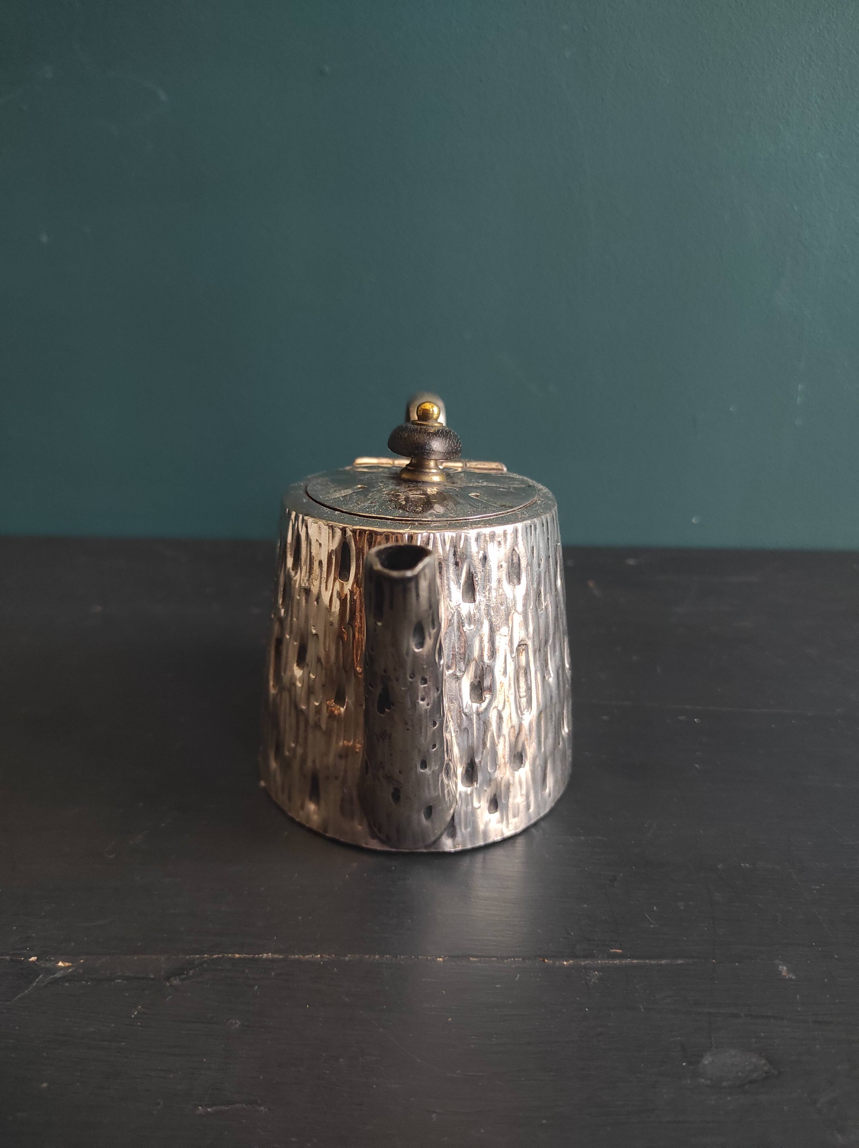 Silverplated tea pot, Kirby, Beard & Co, Paris, Made in England