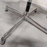 Armchair EA108 Charles & Rey Eames, Vitra