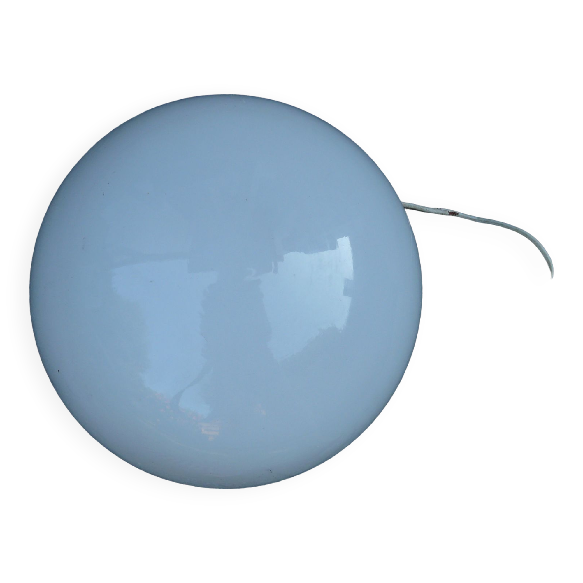 Round globe ceiling lamp in white opaline glass