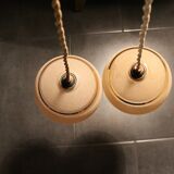 Lot de deux suspensions Art Déco en verre rose et doré