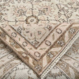Bordered vintage rug, 218x326cm