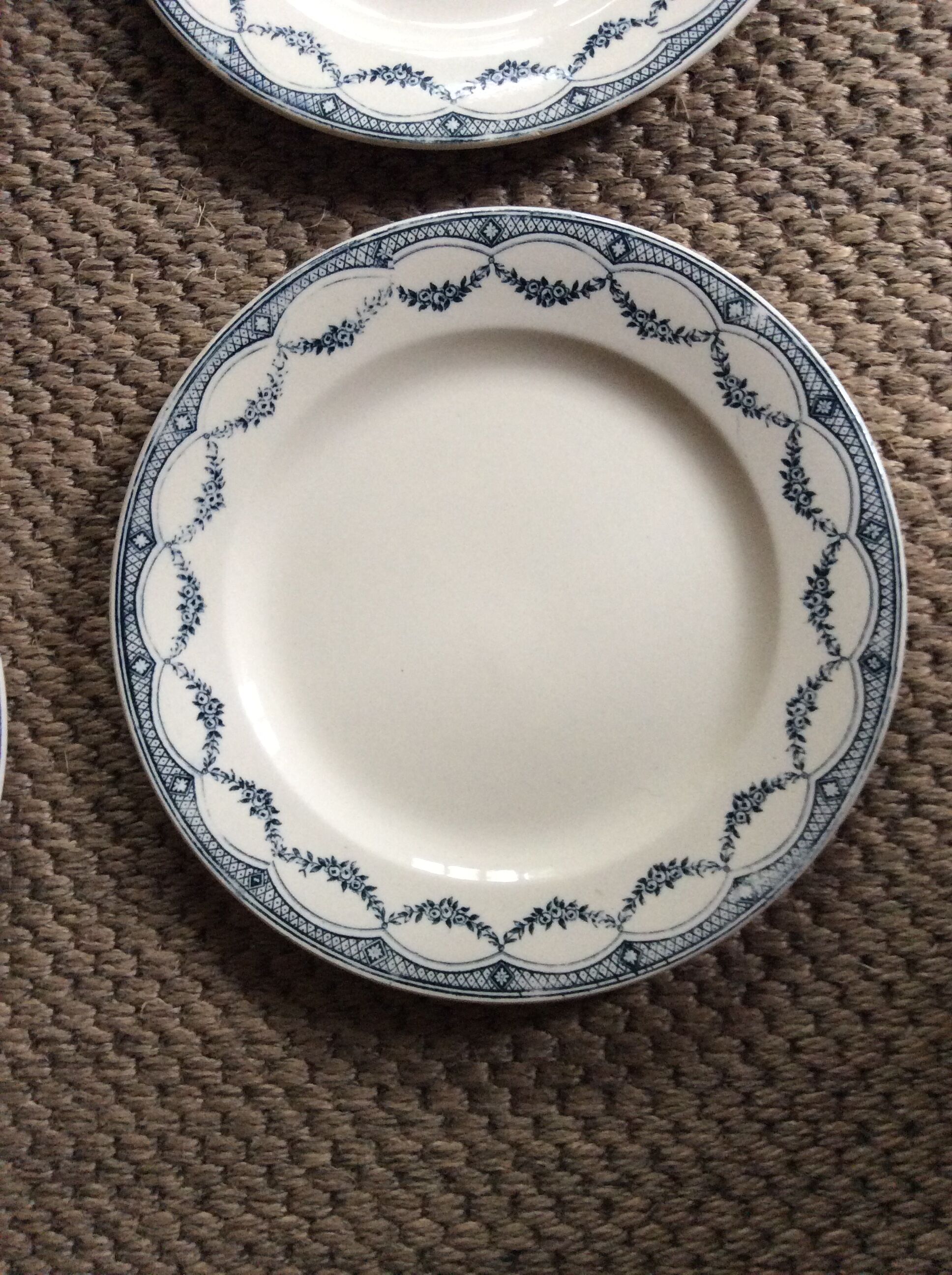 Series of 9 plates Terre de fer