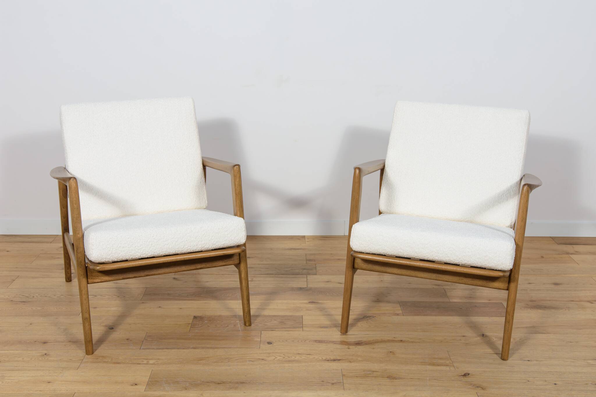 Mid-Century Model 300-139 Armchairs from Swarzędz Factory, 1960s, Set of 2