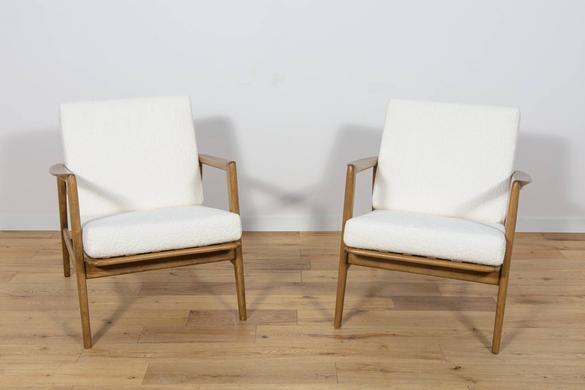 Mid-Century Model 300-139 Armchairs from Swarzędz Factory, 1960s, Set of 2