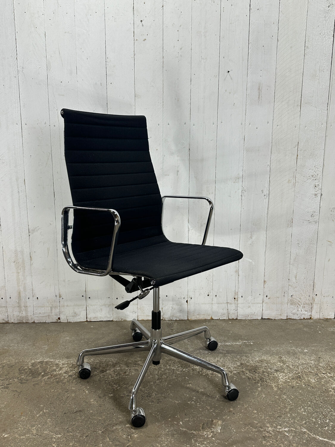 Eames Vitra EA 119 office chair