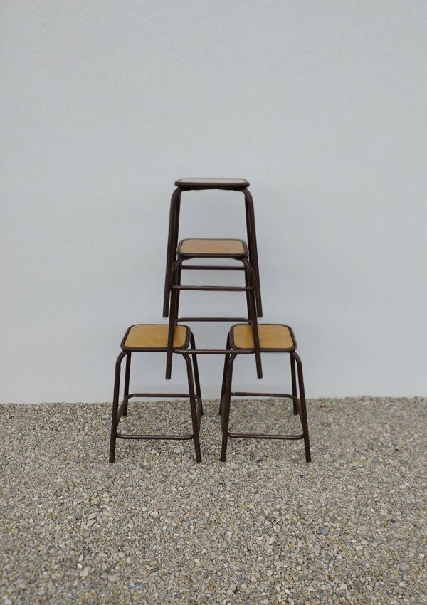 4 tabourets empilables vintage d'ateliers industriels Mullca