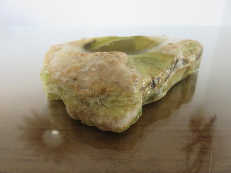 Brutalist ashtray in green oxyx