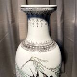 Pair of baluster vases with bird decoration in chinese porcelain