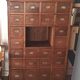 Cabinet d'apothicaire Début XXe Dimensions  Ht 188 x L 130 x P 44 cm